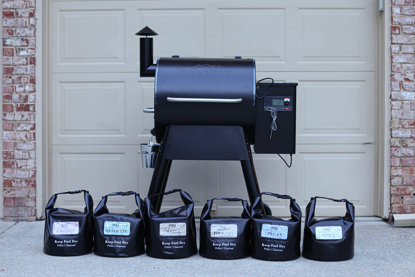 NUUK 20 LBs Pellet/Charcoal Fuel Storage Bucket, Black Color